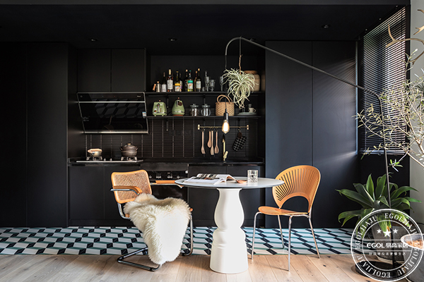 在软装设计中,沙发如何搭配颜色?