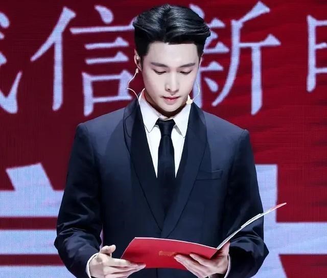 情感维护|一张合照，暴露了明星的地位高低