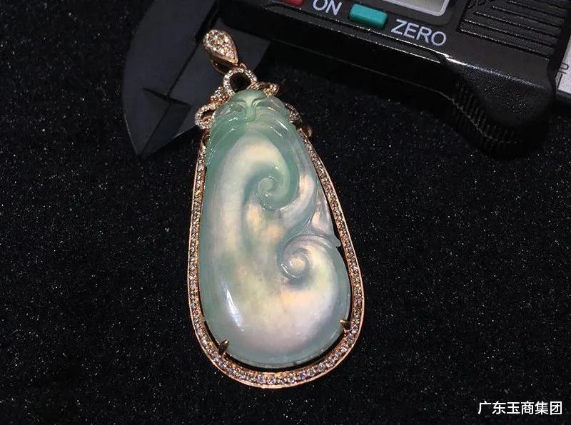 翡翠|翡翠有瑕疵能买吗 ？看完就有答案！