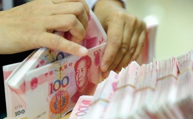 月光族 两口子三十出头，存款只有一万多，这样的家庭收入算正常吗？