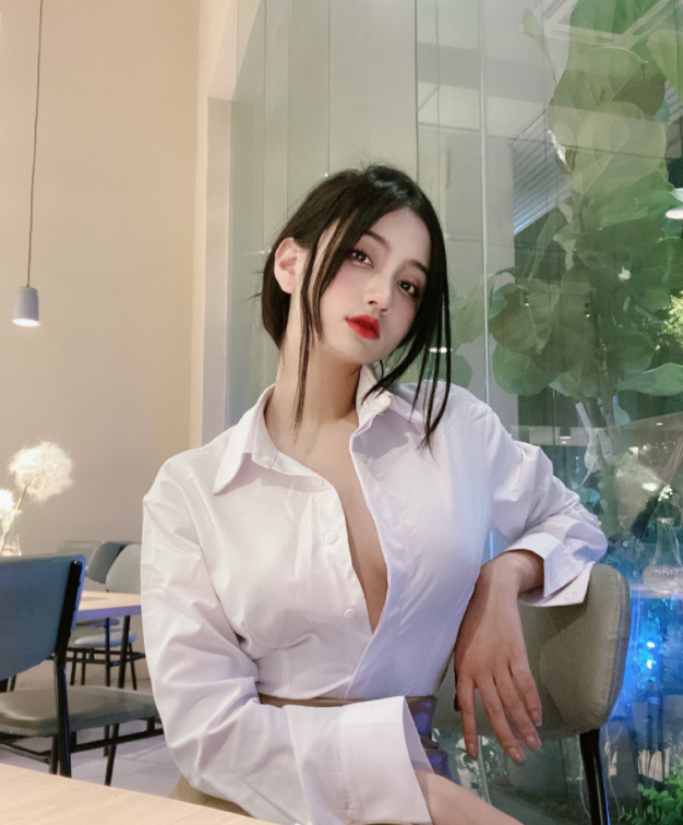 吴亦凡|爆料郭麒麟后删博道歉？涉事女网红关掉美颜后，真实颜值长这样！