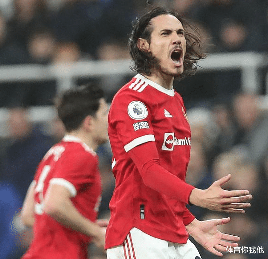 曼聯(lián)|曼聯(lián)1-1爆冷！傳球不過3腳就丟，中場脫節(jié)，后防失誤，C羅沒機會