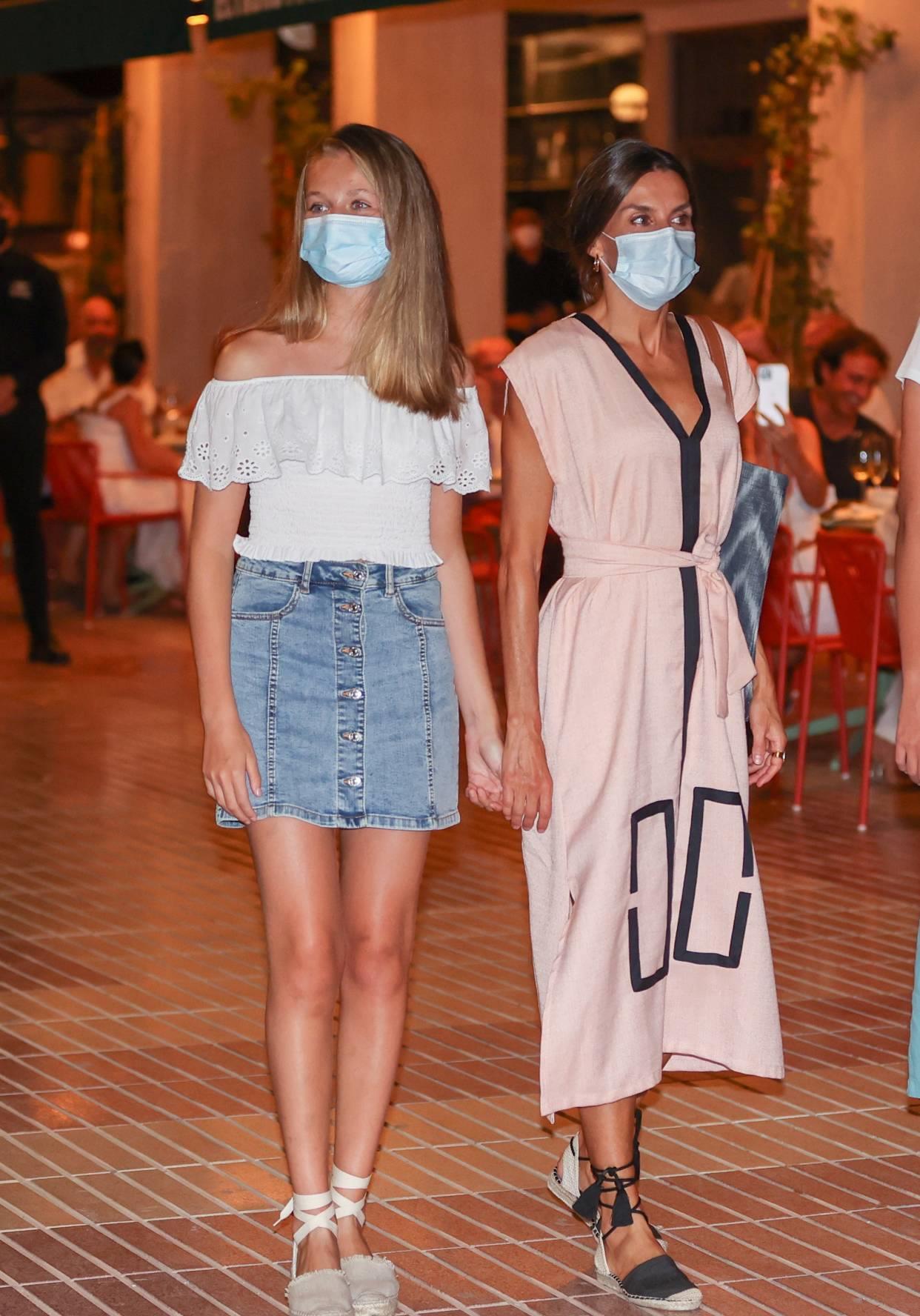 欧美时尚前线|西班牙王后今年穿衣频频选小众品牌，“莱蒂齐亚效应”持续发酵