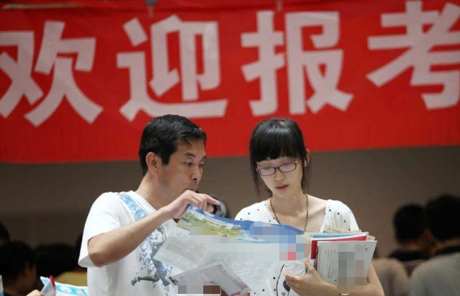 大学|高考分数只能上二本,3个专业尽量不要选,毕业后很难找工作