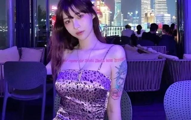 人物设定|“机车女神”痞幼翻车，视频曝光后：原来是包装出来的“白富美”