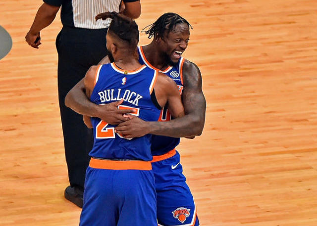 斯蒂芬·库里|官宣!詹姆斯伤情更新,湖人遭重创,骑士签回功勋,库里连迎里程碑