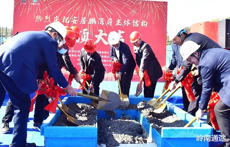 |在单位，领导更喜欢人才还是听话的人？人才最重要！