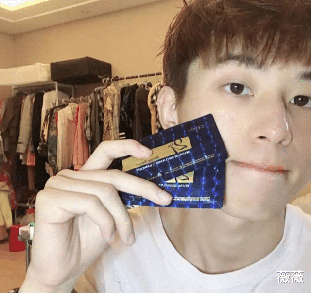 李嘉欣|李嘉欣再过2天50岁！冻龄美貌秘诀竟是每天晚上坚持涂这个？