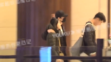 陈晓|陈晓夫妇合体大秀恩爱！男方霸气叉腰壁咚老婆，女方一脸娇羞推开