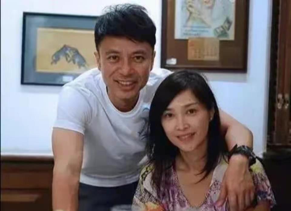 李克勤|李克勤月花上百万！直言生活压力大无法退休