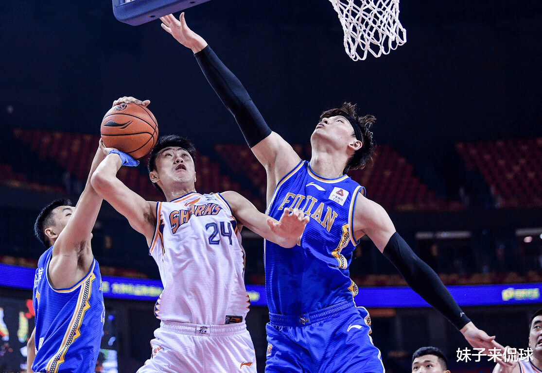 湖人队 3换1正式达成！没有最好只有更好，诞生四个大赢家，两人很受益