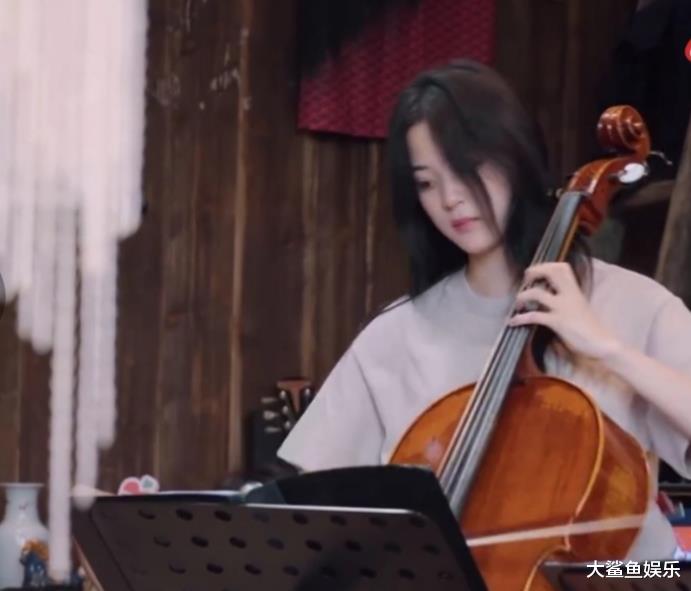 王一博|张艺兴把《湘江水》改成了古典音乐版本，几位古典音乐老师很惊讶