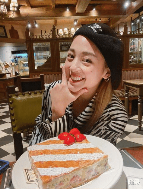 健身 「马甲线辣妹」登上展台！鬼鬼不节食狂瘦，连小＋杨丞琳也超爱