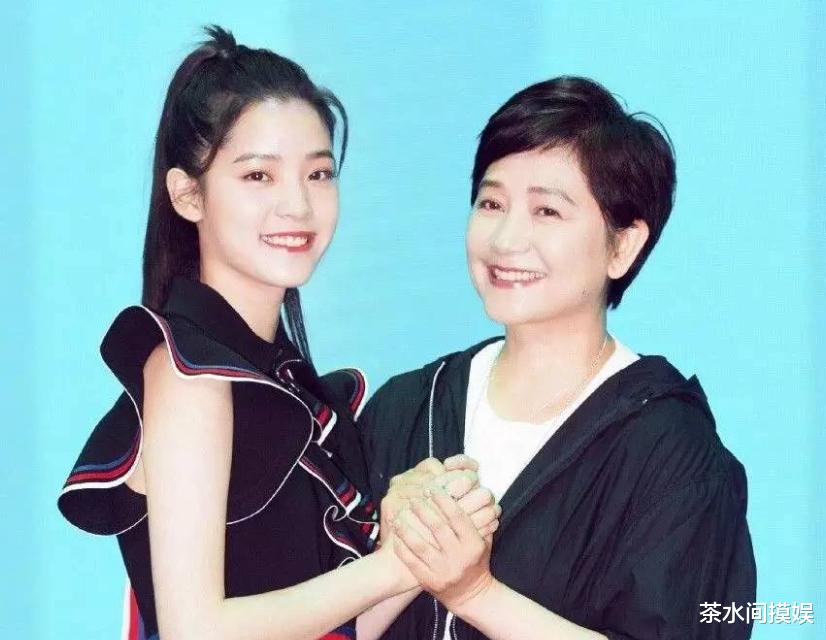 明星|母女似姐妹、63岁体重不过百，这些明星都有个比自己更美的妈？