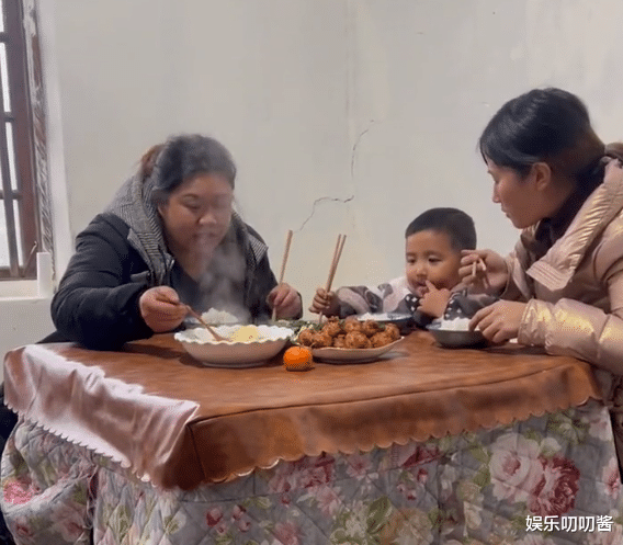 短视频|牛爱芳被资本放弃？“戏精”团队再造账号，女二号细玲单飞出道