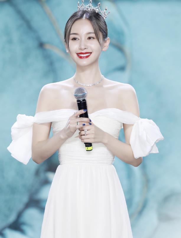 王子文|有爱情滋润果真不一样！王子文近照如“整容”，小男友真赚到了