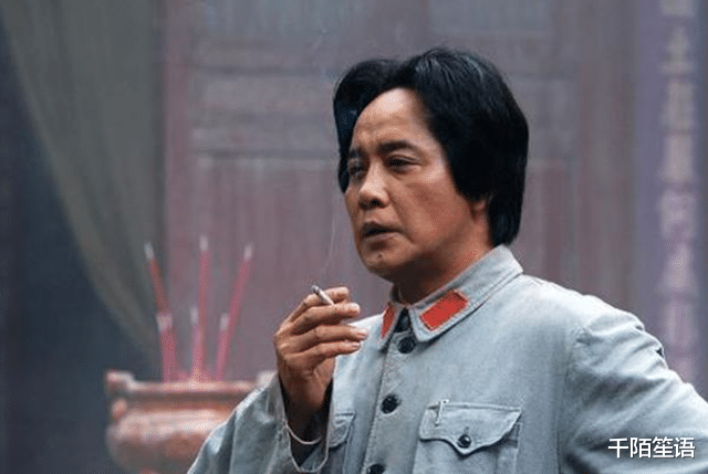 姐姐|古月：从小父母双亡，因像伟人出演84次毛主席，蒸桑拿时意外身亡