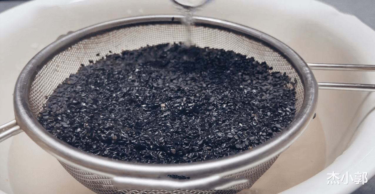 红枣|女人40岁别太节俭，常吃9种“零嘴”，滋阴补血，气色红润显年轻