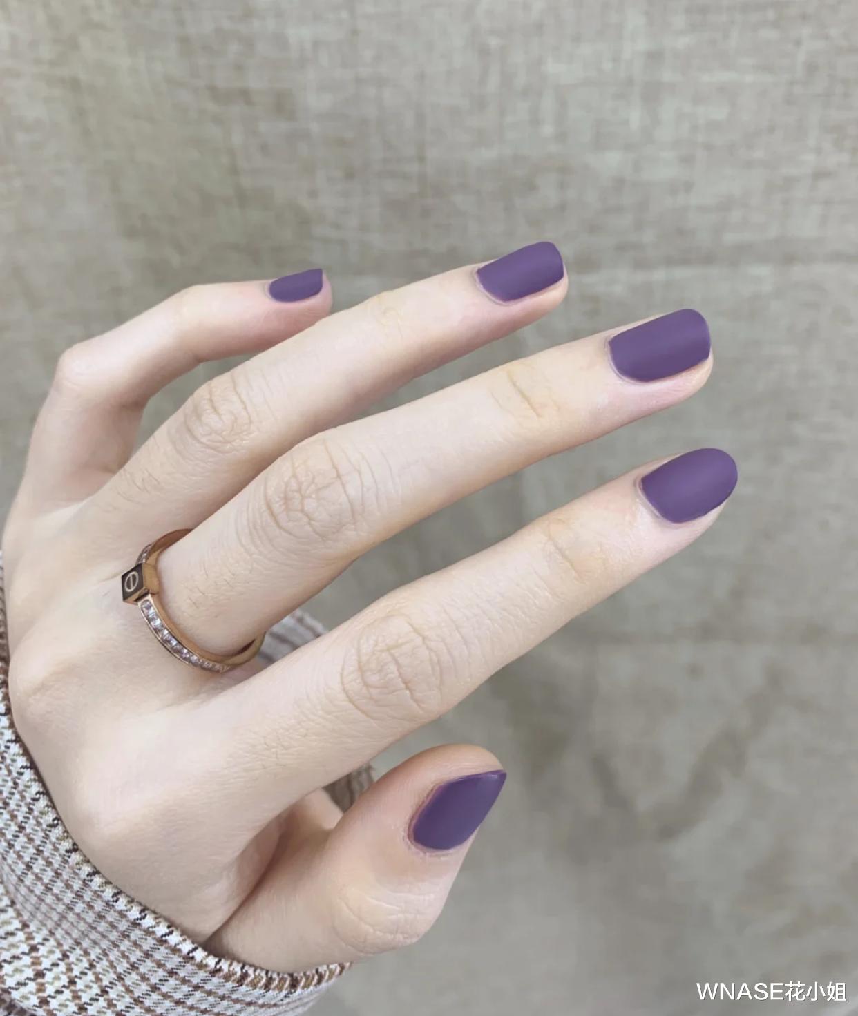 美甲|今年秋天最想要的20款美甲！显白大气，日常超百搭