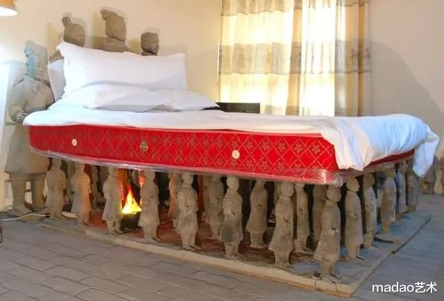 设计师已经不止接地气，都开始接地府了，让你知道什么叫作惊悚