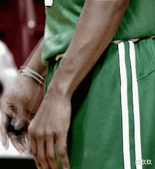 沙洋 今天看到一个挪车电话，说实话我真的没看出来号码是多少！你看出来了吗？