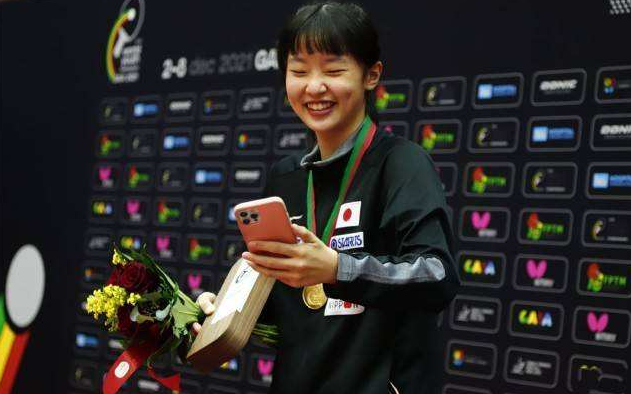 伊藤美誠|將全家出動！張本美和挑戰(zhàn)伊藤美誠，天才少女身高160，基因真好