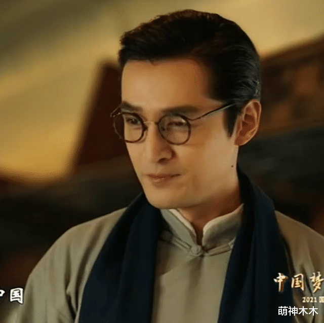 周深|央视国庆晚会创新亮点！现场无主持人，周深伴舞上演一键换装