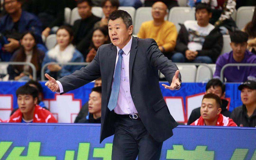 同曦男籃|CBA最悲催的球隊，送副班長首勝，5大主力同時受傷，劉鐵太難了