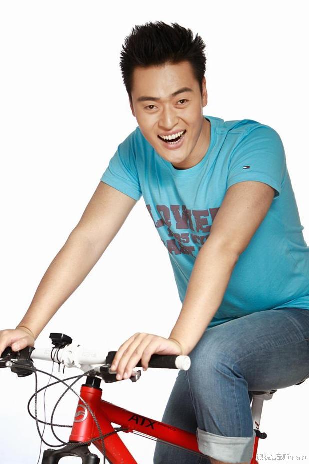 张桐|24岁演“和尚”成名，37岁成最年轻视帝，40岁演活李大钊获好评