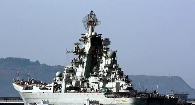 东部战区|排水量超24000吨的火力最强战舰：装载400多枚导弹，航母都扛不住