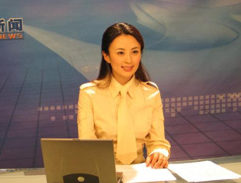 杨童舒|她17岁出道，事业巅峰意外怀孕不知老公是谁，今儿子长相惹争议