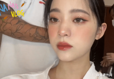 王灿|欧阳娜娜照片翻车，表面直角肩，影子暴露一切