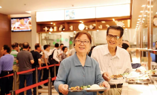 外来媳妇本地郎|《外来媳妇本地郎》康伯康婶夫妻缘尽？82岁龚锦堂憔悴，该结局了