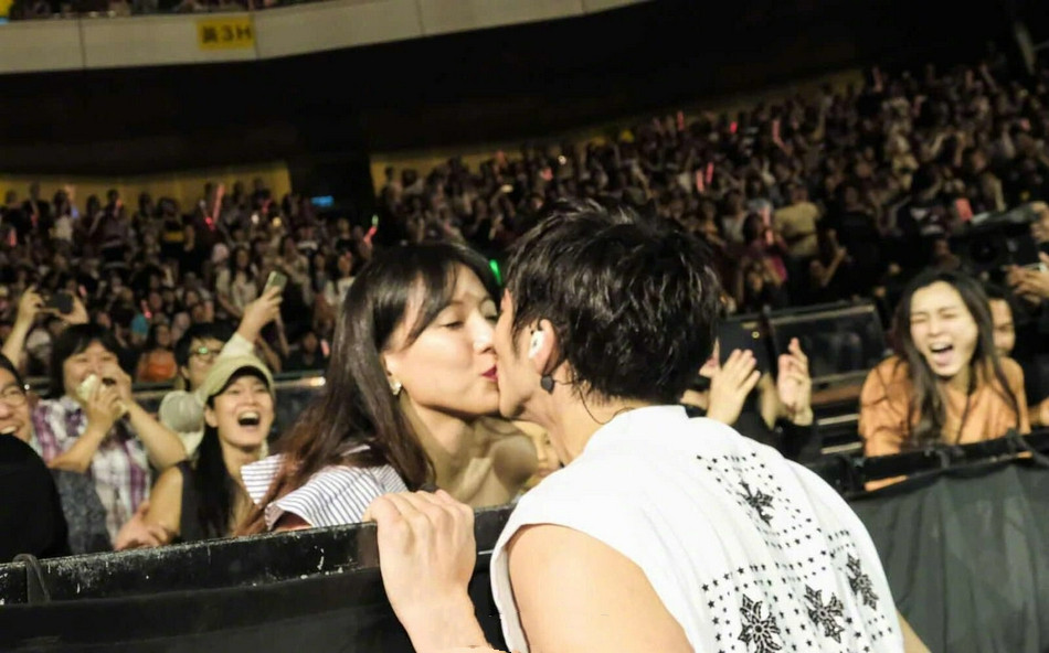 王力宏|太卑微？李靓蕾与王力宏结婚后，跟随王力宏姓氏改名为“王靓蕾”