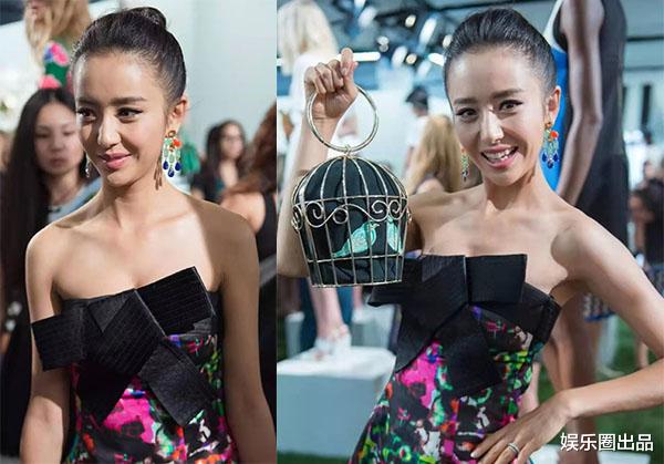 佟丽娅|佟丽娅活动旧照引起热议，穿露肩装线条感十足，皮肤黝黑略显成熟