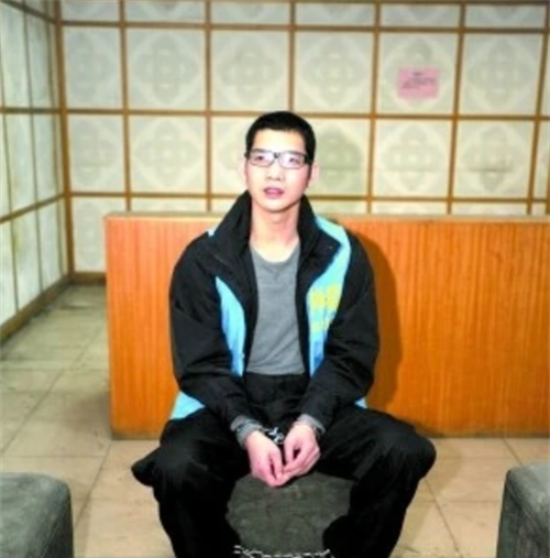 他手沾13条人命,小孩都不放过,枪决前:为什么我家人没来?
