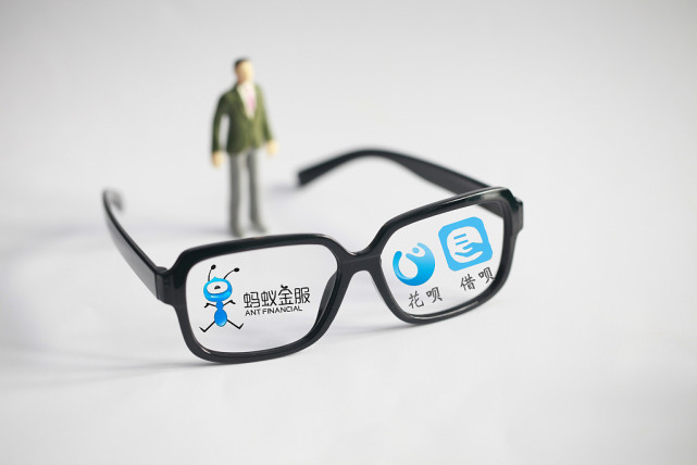 Google|美女月薪4300，却用花呗买5万多的包，网友：10万额度也不够用！