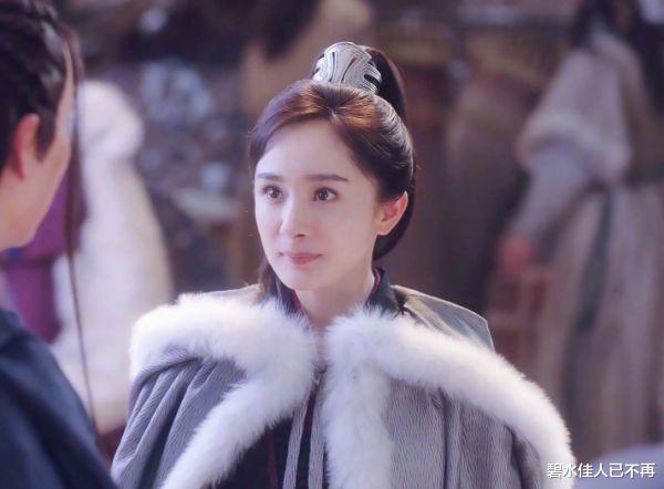 钟嘉欣|同是出演“疯批美人”，有人五官乱飞，有人过了16年还是经典