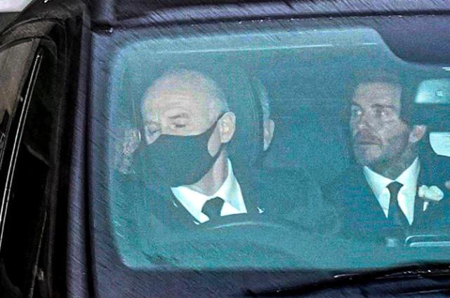 维多利亚·贝克汉姆|贝克汉姆给73岁父亲当伴郎，老贝二婚62岁富婆律师，贝嫂摆冰山脸