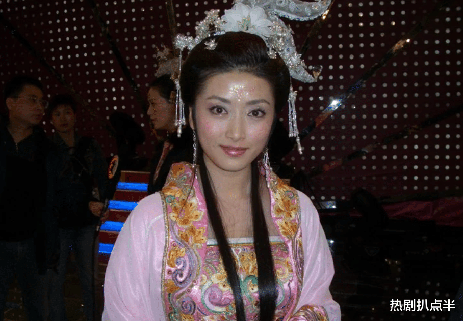 央视|星女郎、最美亚姐、前央视名嘴齐聚，这部老剧堪称全员大咖