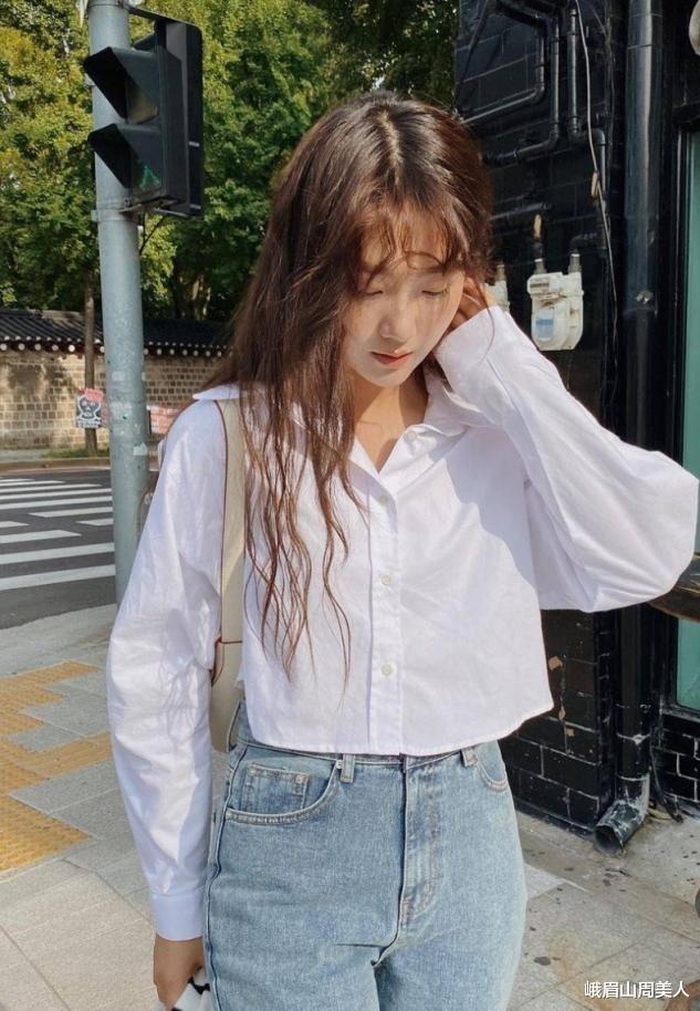 峨眉山周美人|“白衬衣”怎么搭才时髦高级，试试这4个搭配新思路，谁穿谁美