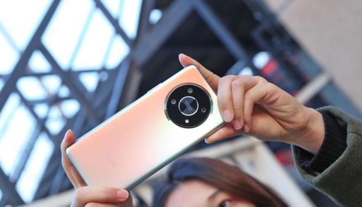 榮耀|榮耀X30發布，屏幕超大，處理器略拉跨，送長輩很合適