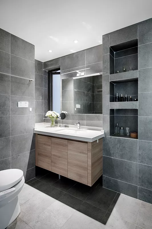 |140平的原木现代风，卫生间是亮点，壁龛的设计真的很方便