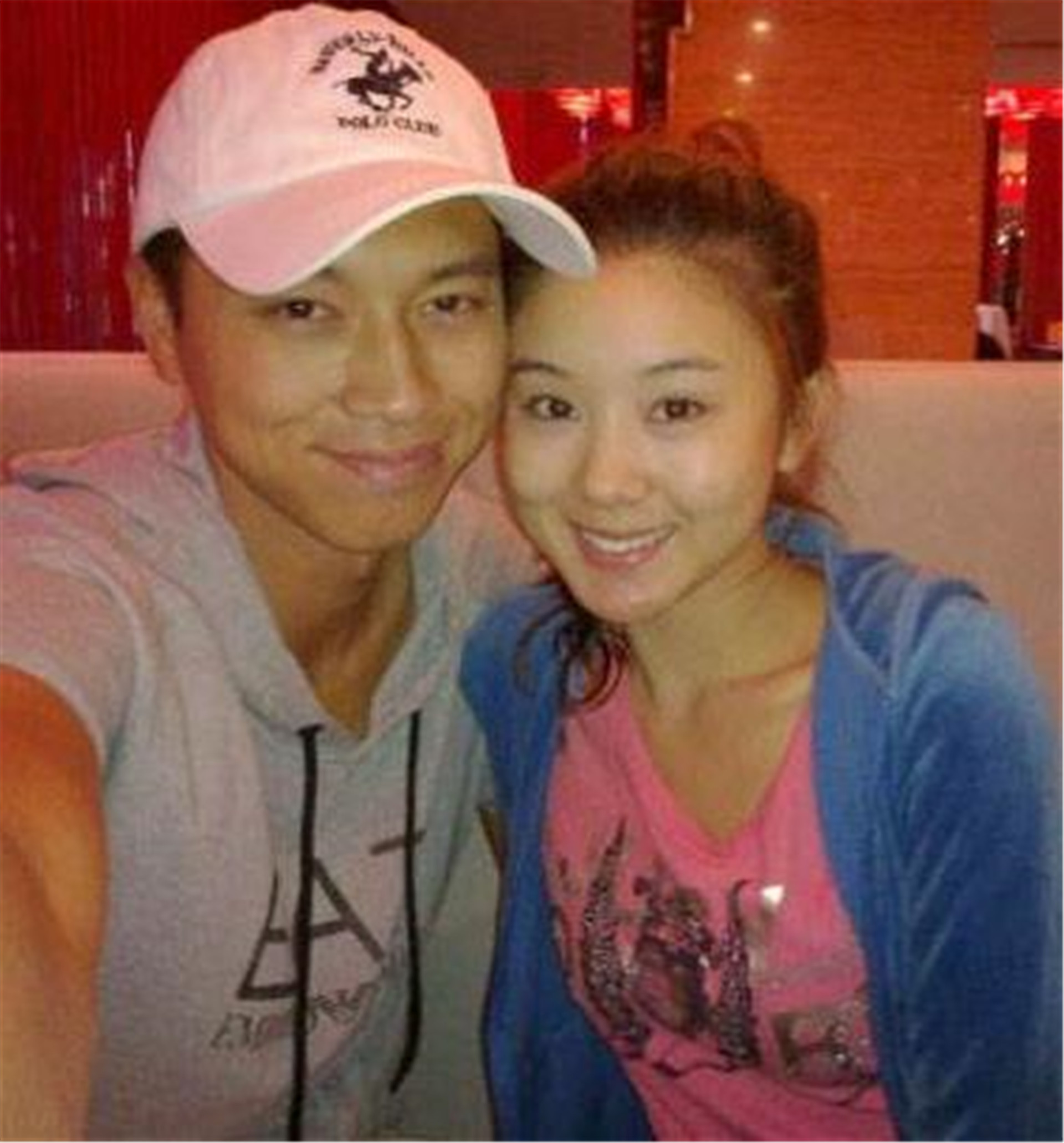 李小萌|冯巩“女儿”16岁出道火遍全国，从不拍吻戏，初吻只给老公