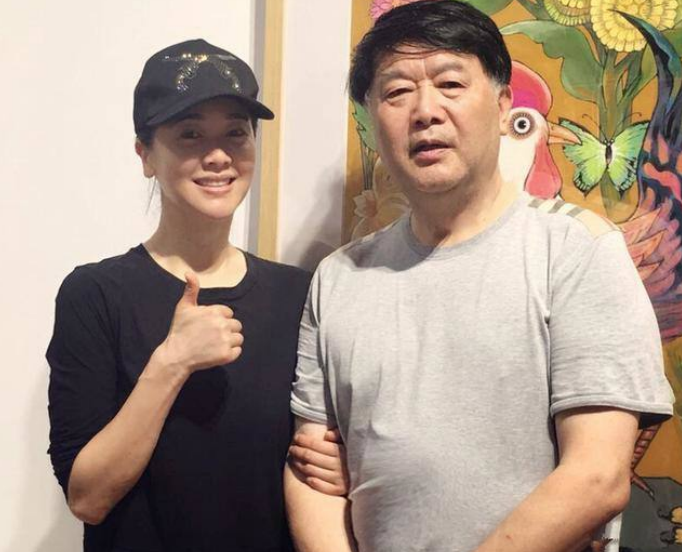 左小青|左小青：带着爱嫁大20岁老公，终究没走到最后，让女儿受到伤害