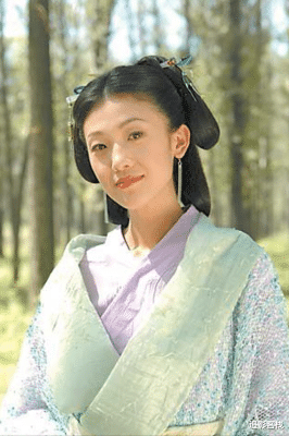 周冬雨|这7位女星“单眼皮”太美了，秀气中透着温柔，一颦一笑尽是妖娆