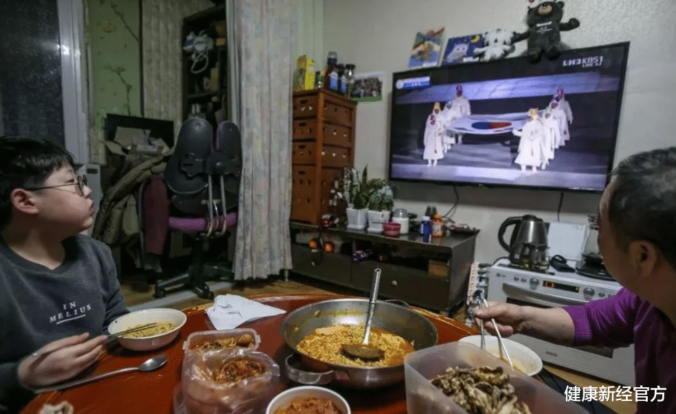 心肌梗塞|木耳是肾衰的发物?医生提醒:要想肾脏健康,“3种蔬菜”莫贪吃