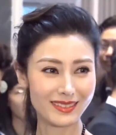 唐艺昕|李嘉欣从17岁到55岁的容貌变化，31岁是颜值巅峰