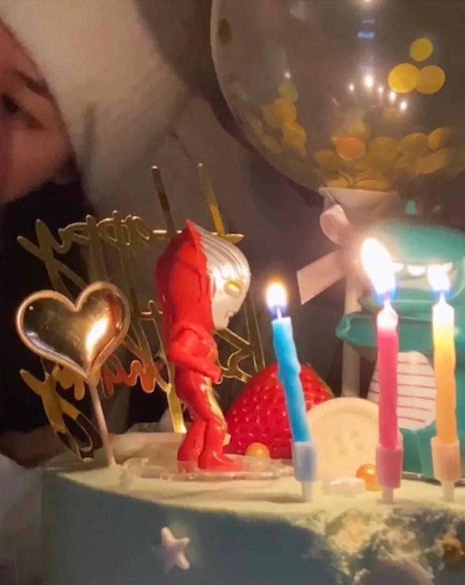 陈妍希|陈妍希一家三口久违同框为儿子庆生，和老公陈晓暗戳戳撒狗粮超甜