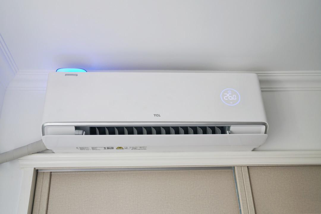 西红柿炖番茄|无需预埋、不用打孔—TCL卧室新风空调安装及使用实测